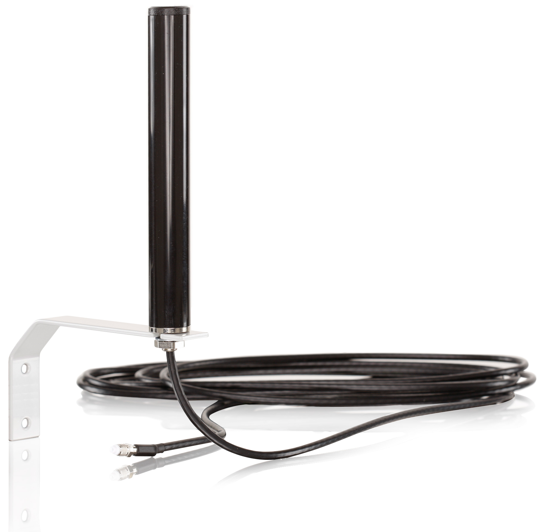 Compact outdoor wall mount antenna GSM/UMTS/LTE